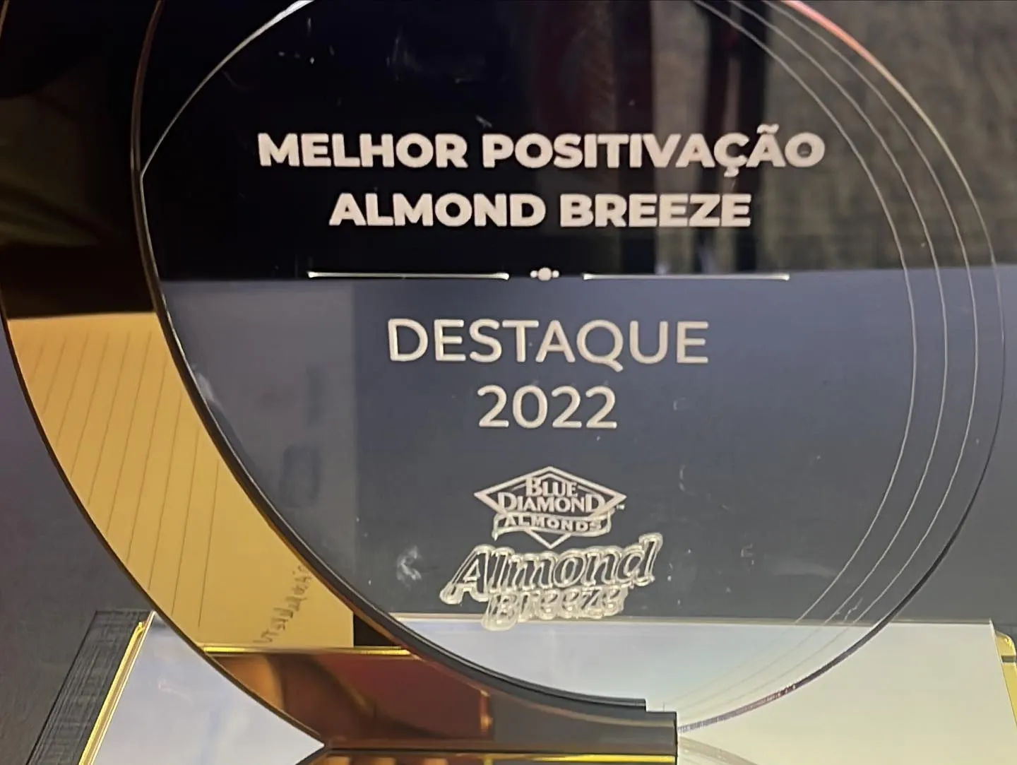 Placa Melhor Positivação Almond Breeze — Destaque 2022
